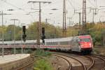 101 025-5  Packendes Südafrika  mit einem IC am 28.10.2012 in Essen Hbf.