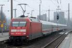 101 049-5 hinter IC 2359 nach Berlin Gesundbrunnen bei der Ausfahrt aus Bochum 6.1.2013