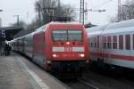 101 132-9 mit IC 2406 nach Stralsund bei der Einfahrt in Recklinghausen 22.2.2013