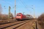 Am 06.03.13 ist 101 074-3 mit ihrem IC 2244 nach Oldenburg bei Rderau unterwegs.