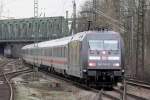 101 141-0 mit IC 2335 nach Norddeich-Mole in Recklinghausen-Sd 15.4.2013