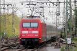 101 121-2 als Schublok hinter IC 2047 nach Leipzig bei der Ausfahrt aus dem Dortmunder Hbf.