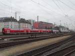 DB Regio Doppelstockwagen und DB Fernverkehr IC Wagen am 23.01.15 im Vorfeld Frankfurt am Main Hbf vom Bahnsteig aus fotografiert