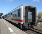 Am Ende des IC 2239(Warnemnde-Leipzig)lief der 2.Klasse Bimdz mit Aufgenommen am 03.04.2015 in Warnemnde