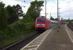101 054-5 DB kommt mit einem IC aus Richtung Köln und fährt durch Roisdorf bei Bornheim in Richtung Bonn,Koblenz.