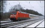 101127-9 fährt hier am 31.1.2003 um 9.54 Uhr mit einem Intercity durch den Bahnhof Natrup Hagen in Richtung Münster.