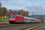 05.11.2015: Lok 101 124 befördert ICE 1001, bestehend aus einer Metropolitan-Garnitur, durch den Bahnhof Kronach in Richtung Lichtenfels.