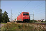 DB 101055-2 ist hier bei Dedensen am 12.09.2006 mit einem Intercity in Richtung Hannover Hauptbahnhof unterwegs.
