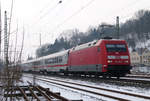 14. März 2013, IC 2208 München - Berlin fährt durch den Bahnhof Kronach. Zuglok ist 101 130, 101 139 schiebt nach. 