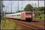 DB 101003-2 erreicht hier am 4.8.2007 um 10.35 Uhr mit einem Intercity Berlin Schönefeld.