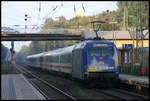 DB 101101-4 mit Europa Werbung schiebt hier am 7.10.2007 den IC 2112 nach Hamburg durch den Bahnhof Natrup Hagen.