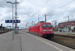 DB 101 041-2 mit dem IC 2211  Rügen  von Stralsund Hbf nach Karlsruhe Hbf, am 14.04.2020 in Bremen Hbf.