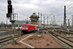 101 032-1 erreicht als Ersatzzug Halle(Saale)Hbf auf Gleis 8.