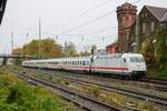 101 013 DB mit IC2155 in Wuppertal Unterbarmen, am 30.10.2021.