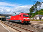 Ein IC mit der BR 101 fährt durch den Bahnhof Geislingen an der Steige    Aufnahmedatum: 09.07.2022  Aufnahmezeit: 15:00 Uhr