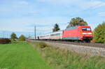 DB Fernverkehr 101 046-1 zieht ihren IC 2083 (Hamburg Hbf-Freilassing) in Richtung ihres nächsten Haltes in Treuchtlingen.