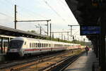 Der IC 2150 von Gera Hbf nach Kassel-Wilhelmshöhe, am 12.05.2023 in Erfurt Hbf.