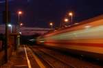 IC 2062 von Nrnberg HBF nach Karlsruhe HBF durchfhrt am Abend des 20.10.07 den HP Hofen(b Aalen). Der nchste Halt des Zuges ist Aalen.