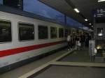 Ein IC2213 von Ostseebad Binz nach Stuttgart Hbf mit +30.Am 06.07.08 beim Halt in Mannheim Hbf.