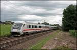 Steuerwagen vorraus ist InterCity 2291, Stuttgart Hbf - Salzburg Hbf, bei Vogl unterwegs. Nchster Halt ist Rosenheim. (09.07.2008)
