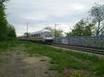 IC 2105 von Basel SBB nach Karlsruhe Hbf kurz vor Freiburg Hbf.
5.5.09 