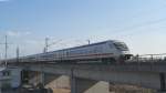 IC-Wagen und am Zugschluss eine 120 auf dem Weg in den Mannheimer Hbf.