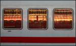 Getönte Spiegelung - 

In den getönten Erste-Klasse-Fenstern eines Intercitys spiegelt sich ein Regionalzug in den aktuellen Lichtverhältnissen im Stuttgarter Hauptbahnhof. 

31.10.2012 (M)