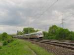 IC 2158 von Dresden Hbf nach Frankfurt (M) Flughafen Fernbf, am 25.05.2013 zwischen Erfurt und Neudietendorf. Geschoben hat DB 101 102-2.