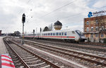 Nachschuss des EC 219 (Frankfurt (Main) Hbf - Graz Hbf), am 26.3.2016 bei der Einfahrt in den Bahnhof Weinheim (Bergstraße). Zuglok war 101 050-3