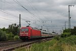 Nachschuss auf 101 133-7 am 09.06.2015, als sie die Leergarnitur vom IC 2364 (Stuttgart Hbf - Offenburg) durch den Bahnhof von Müllheim (Baden) gen Basel schob.