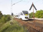 Ein InterConnex in Richtung Gera in Berlin Wuhlheide, 9.5.02