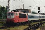 Scanbild von 103 126 mit IR 2744 'AGRICOLA' während der Einfahrt in Mönchengladbach am 5 November 1999.