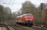 Ein Nachschuss von der 218 390-3 von der MEG schiebt einen Messzug druch Kohlscheid in Richtung Aachen.
Aufgenommen von Bahnsteig 1 in Kohlscheid. 
Bei Regenwetter am Vormittag vom 5.4.2018.