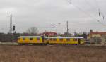 DB Netz Instandhaltung 725 002-0 + 726 002-9 als NbZ 94021 nach Nebra, am 12.03.2012 in Naumburg (S) Hbf.