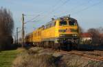 218 392 der Bahnbaugruppe zog am 03.12.15 einen Messzug der Fahrwegmessung durch Greppin Richtung Bitterfeld.