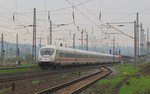 Der ICE 1005 von Berlin Gesundbrunnen nach München Hbf, am 01.05.2013 in Naumburg (S) Hbf.