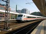 Der ex Metropolitan Steuerwagen macht Pause in Berlin Ostbahnhof. Aufgenommen am 19.4.2005