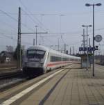 ICE 1105 nach Mnchen Hbf durchfhrt am 27. Mrz 2012 den Bahnhof Lichtenfels.
