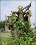 Hier wo Einst die Schranke für die Sicherheit sorgte steht heute noch dieser Zeitzeuge an der Bördebahn bei Bubenheim.Auch hier hat sich die Natur ihr Revier zurückerobert und gibt dem
