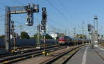 EBS 132 334-4 mit dem  Städteexpress  DPE 20058 aus Ostseebad Binz, am 21.05.2018 in Erfurt Hbf.