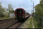 Nachschuss ins Gegenlicht auf den Sonderzug mit Fans der Eintracht Frankfurt von Frankfurt(Main)Süd nach Berlin Zoologischer Garten zum Pokalfinale gegen den FC Bayern München mit Zuglok 110 169-0 der Euro-Express Sonderzüge GmbH & Co. KG, der den Hp Teutschenthal Ost auf der Bahnstrecke Halle–Hann. Münden (KBS 590) durchfährt.
[19.5.2018 | 9:52 Uhr]