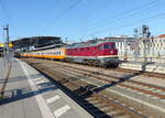 EBS 132 334-4 mit dem DPE 62145 nach Großheringen, am 21.09.2019 in Erfurt Hbf. Der sogenannte  2. Musikzug auf der Pfefferminzbahn Napoleon  verkehrte im Auftrag des Pfefferminzbahn-Vereins in Zusammenarbeit mit der Erfurter Bahnservice GmbH. Der  Männerchor Nohra  und das Blasmusikorchester  Original Körnbachtaler  aus Elgersburg  sorgten für den richtigen Ton und gute Stimmung im Zug sowie auf den Stationen!