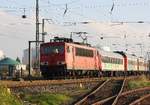 DPF 304 mit 155 222-3 WFL und snälltåget - Wagen am 11.11.2019 von Berlin nach Sassnitz-Mukran.