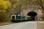 212 376-8 DB mit Sonderzug am Kruiner Tunnel in Ennepetal, am 30.10.2022.