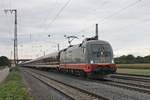 Durchfahrt am 16.09.2016 von Hectorrail 242.517 (182 517-3)  Fitzgerald  mit einem Pilgersonderzug nach Lourdes in Müllheim (Baden) in Richutng Basel.