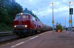 Am 15.05.2016 luden die Eisenbahnfreunde Treysa mit V160 002 zur Sonderfahrt zu und durch die Stahlwerke Salzgitter. Hier früh am Morgen beim Start im Bahnhof Treysa.