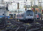 TRI 185 696 mit dem DPE 70223 aus Essen Hbf, am 21.12.2019 in Köln Hbf.