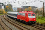 GFF 110 459-5 mit Fu�ballsonderzug in Wuppertal, November 2021.