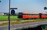 Der Uerdinger Schienenbuszug erreicht hier bei einer Sonderfahrt am 29.09.1985 gerade den Ortsbeginn von Leinfelden und fährt in Richtung Stuttgart-Vaihingen.