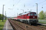 SRS 232 088-5 mit dem Hochzeits-Charterzug DPE 19915 nach Thale Hbf, am 05.05.2023 bei der Bereitstellung in Erfurt Ost.